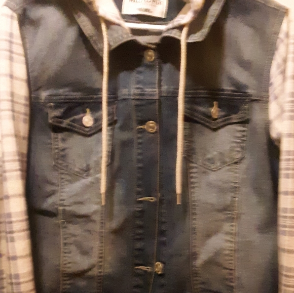 Jean jacket - Picture 1 of 6